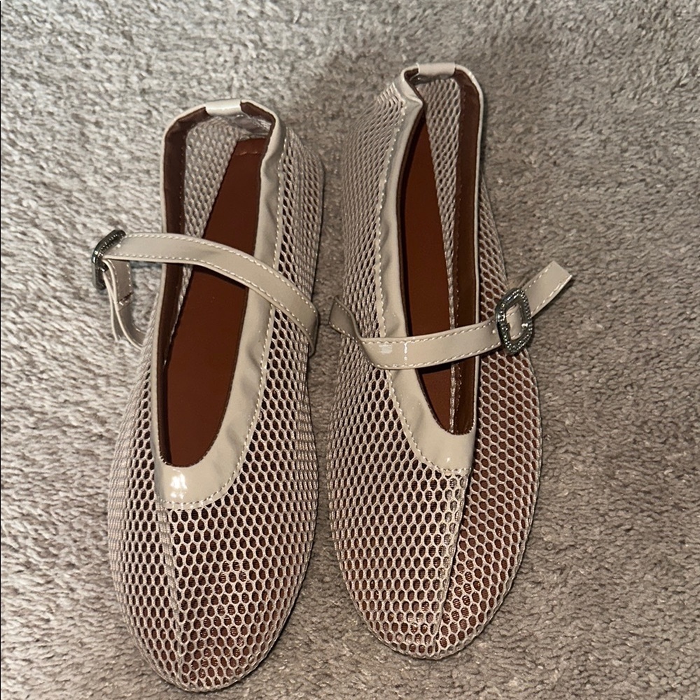 NEW Nude Mesh Women's flats 9.5.